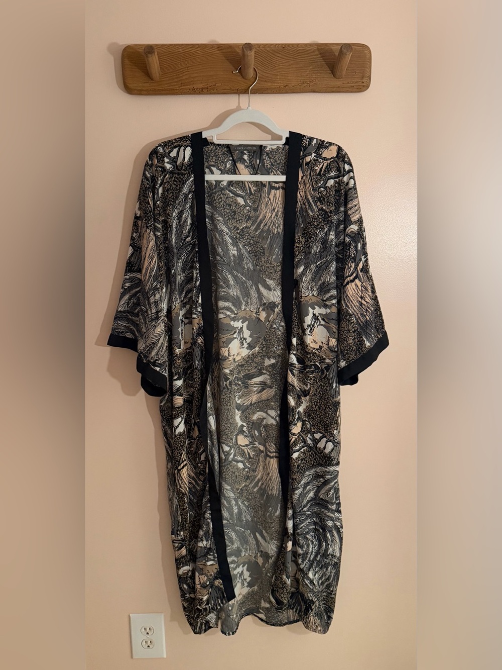 Vince Camuto Kimono - Black, Gray, & Cream Abstract Print